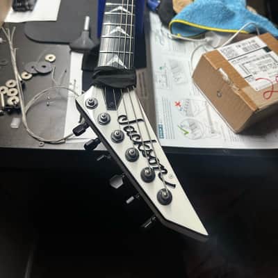 Jackson Pro Series Matt Tuck Signature Rhoads 2009 - 2010 - Snow White with Black Bevels image 2