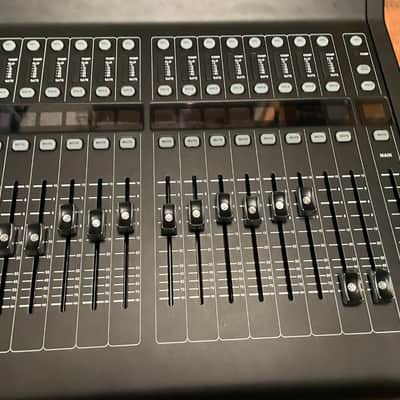 Midas M32R LIVE Digital Mixing Console 2018 - Present - Black image 4