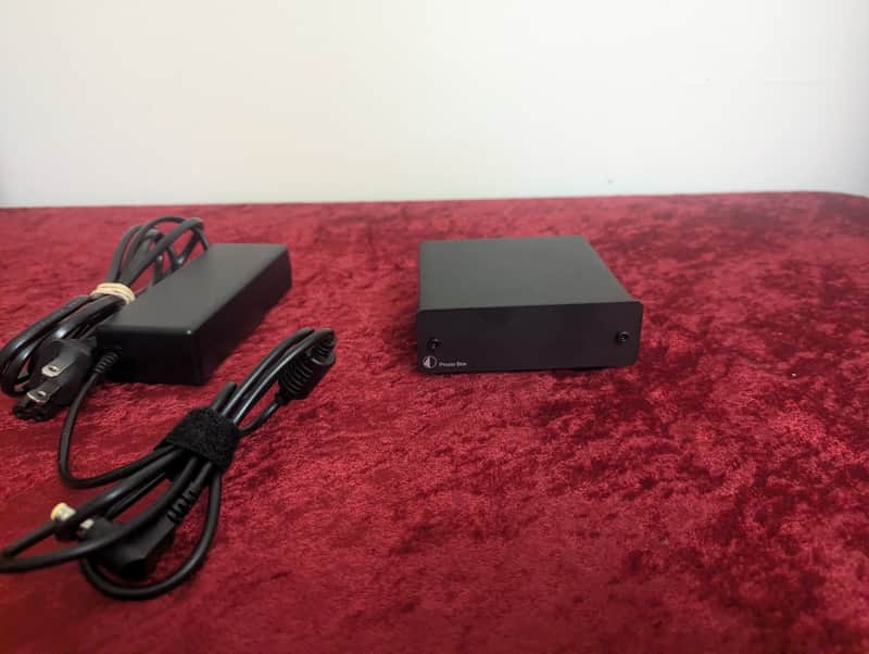 Pro-Ject: Phono Box DC Phono Preamplifier Pre-Amp - Black Pre Amplifier