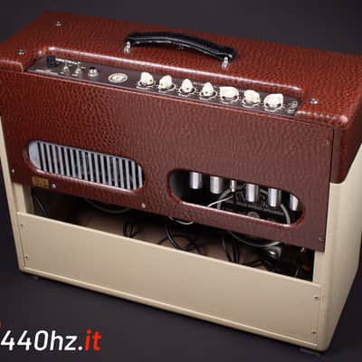 Victoria Golden Melody 2x12 Combo True Vari-Tone Tremolo & Reverb - 230V image 7