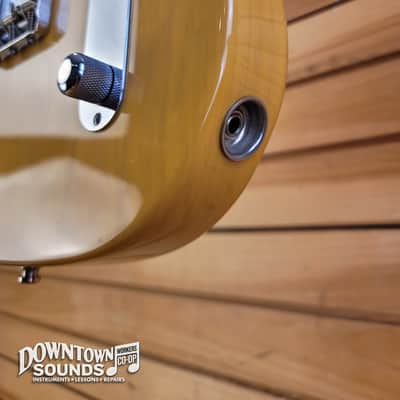 1996 Fender AVRI American Vintage '52 Telecaster Reissue with Fender G&G-style Tweed Hard Case - Nitrocellulose Butterscotch Blonde, CoA, 7lbs 14oz image 4
