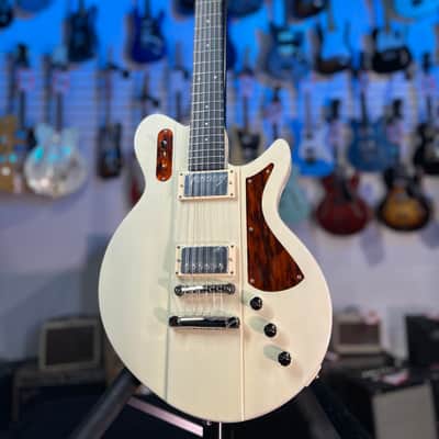 Eastman Guitars Juliet Electric Guitar - Pamona Blonde, with Case, FREE PLEK!, 322 image 3