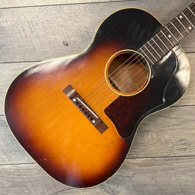1958 Gibson LG-1 Acoustic Guitar – Vintage Tone, Very Good Condition - Sunburst image 2