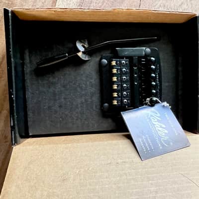 N.O.S Original 80’s Kahler 7300 Tremolo Bridge System + String Lock image 3