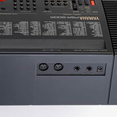 Yamaha PSR-500M Portable Digital Keyboard with Gig Bag, Power Supply & Sustain image 7