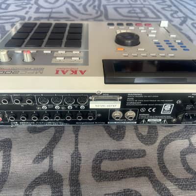 Akai MPC2000XL MIDI Production Center 2000 - 2005 - Grey image 3