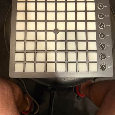 Novation Launchpad MKII Pad Controller 2015 - 2019 - Black image 3