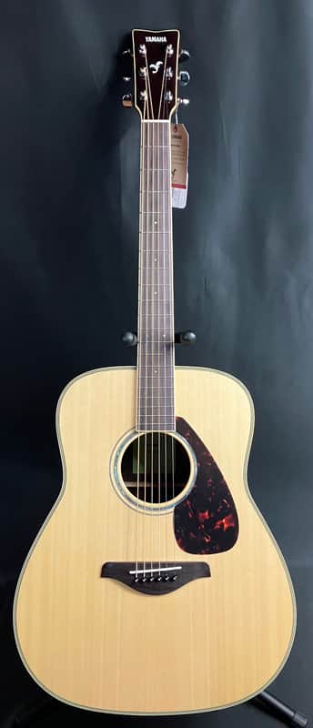 Yamaha FG830 Solid Top Dreadnought Acoustic Guitar Gloss Natural