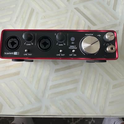Focusrite Scarlett 2i4 2nd Gen USB Audio Interface 2016 - 2018 - Red / Black image 3