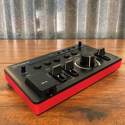 Roland E-4 AIRA Compact Voice Tweaker Vocal Looper Harmonizer Vocoder image 4