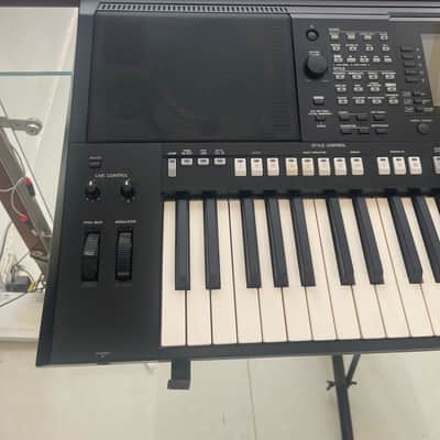 Yamaha PSR-S975 61-Key Arranger Workstation 2010s - Black image 4
