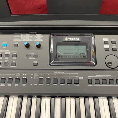 Yamaha PSR-E473 61 Key Portable Keyboard image 2