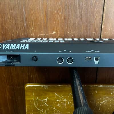Yamaha MX49 Synth/Controller w/ power supply image 8