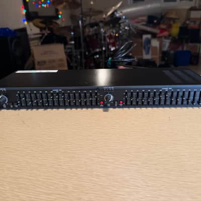 DBX 215 professional dual-channel 15-band graphic equalizer Serviced Works Great image 2