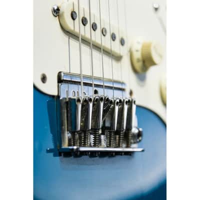 1984 Fender Standard Stratocaster (USA) with Rosewood Fretboard  sapphire blue image 14