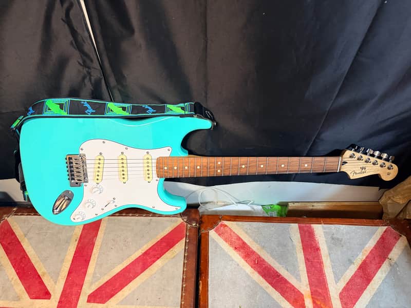Fender Player Stratocaster Seafoam Green Electric Guitar