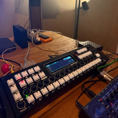 Sequentix Cirklon V2 + CVIO + Breakout Box & Cable - Like New imagen 13