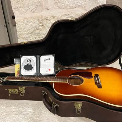 Gibson 125th Anniversary J-45 2019 CUSTOM SHOP Limited Edition - Autumn Burst image 2