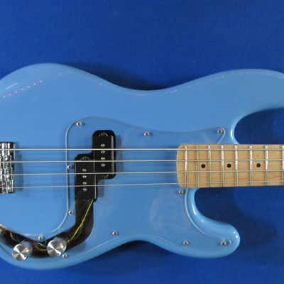 ~Cashified~ Squier Precision Bass w/Clear Pickguard: Check out the Electronics image 1