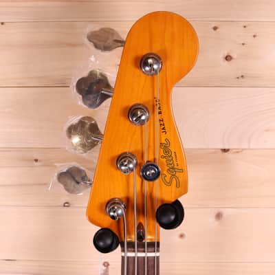 Squier Classic Vibe Jazz Bass Fretless '60s - Laurel Fingerboard, 3-Color Sunburst image 6