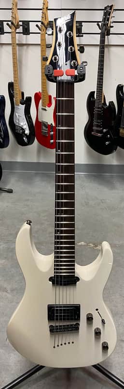 Mitchell MD200 - White - Includes Hardshell Case image 1