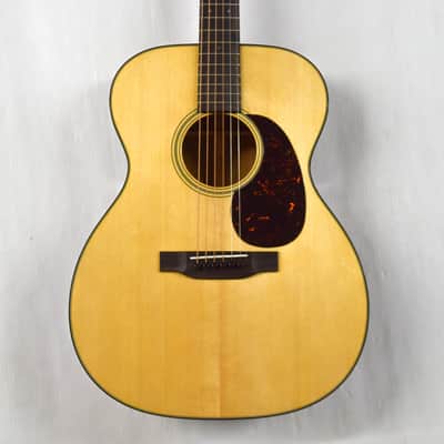 Martin Standard Series 000-18 - Natural image 1