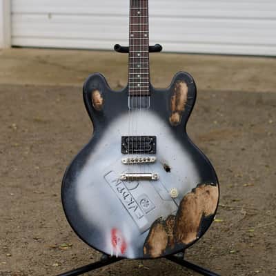 Custom 2013 Gibson ES-335 Studio – FVKDPN #002 (One-of-a-Kind) Delonge 333 Influenced image 3