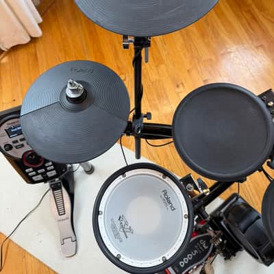 Roland TD-11K Electronic Drum Kit with DW 5000 Double Chain Pedal and Roc n Soc Throne image 3
