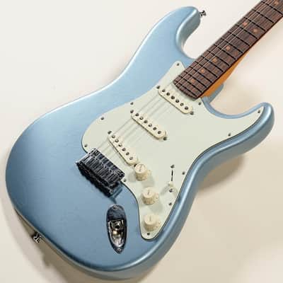 Fender American Ultra Luxe Vintage 60s Stratocaster Ice Blue Metallic Ice Blue Metallic [US25016320] (05/15) image 1