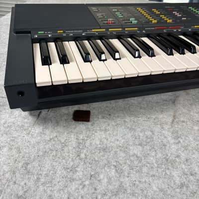 Immagine Vintage 1985 Yamaha PSR-70 61 Key Touch Portable Electronic Keyboard - 6