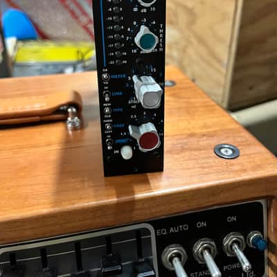 API 527 Compressor MINTY! image 2
