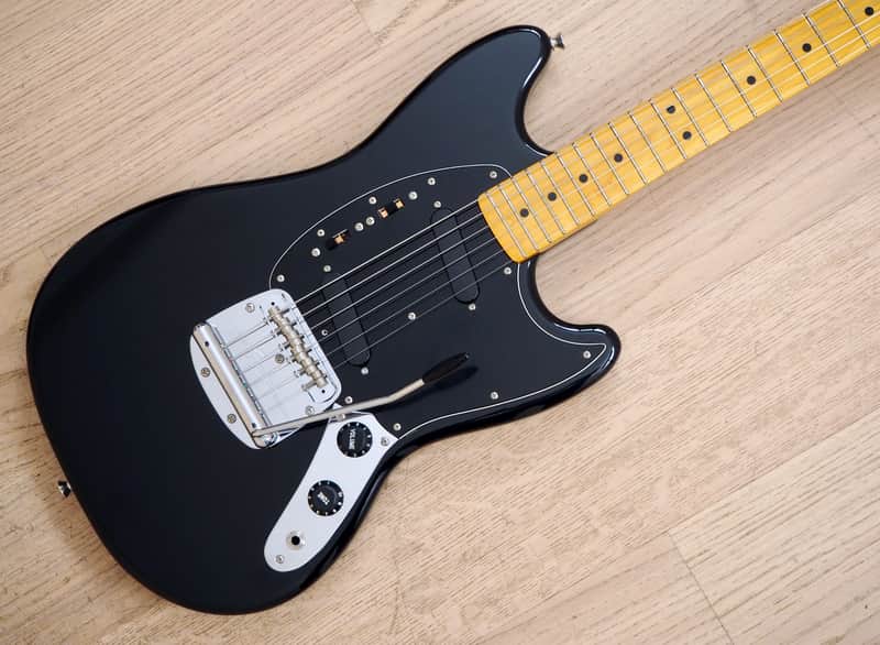 fender japan mustang MG77 改　ビンテージハードケース付 fender japan mustang MG77 改 ビンテージハードケース付 フェンダー
