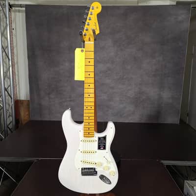 Fender American Ultra Luxe Vintage '50s Stratocaster 2025 - Present - White Blonde weighs 7.4 pounds image 2