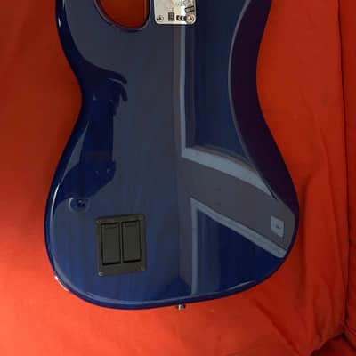 Fender Deluxe Active Precision Bass with Maple Fretboard 2020 - 2021 - Sapphire Blue Transparent image 4