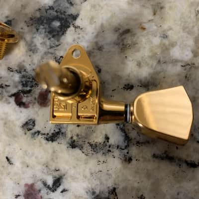 Gotoh Locking Bass Side Tuner - Good image 5
