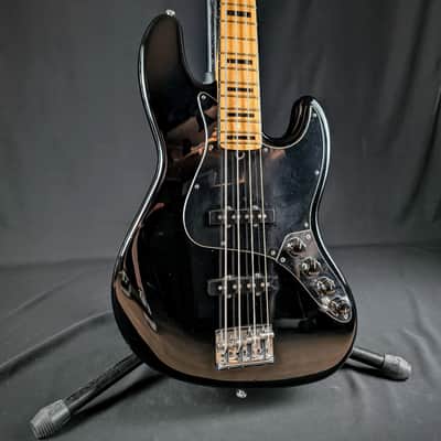 Fender American Deluxe Jazz Bass with Maple Fretboard 2011 Black image 4