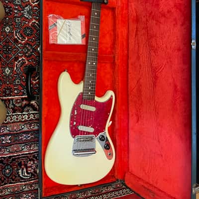 Fender Mustang Guitar with Rosewood Fretboard 1964 - 1969 - Olympic White image 4
