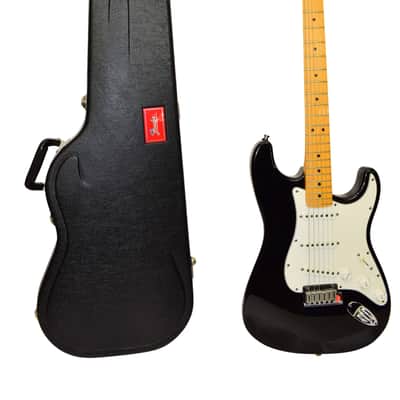 1995 Fender American Standard Stratocaster Electric Guitar, Maple Fingerboard, Black w/ Case image 1
