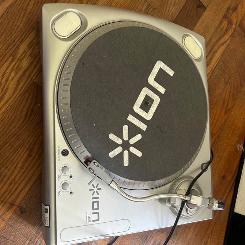 Ion TTUSB Turntable 2010s - Black image 1