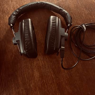 Beyerdynamic DT 150 with case #2 image 2