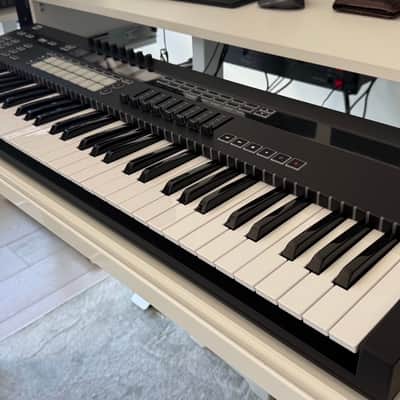 Novation 61 SL MKIII MIDI Controller 2018 - Present - Black image 2