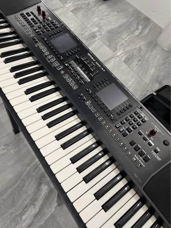 Roland E-A7 61-Key Arranger Keyboard Black imagen 1