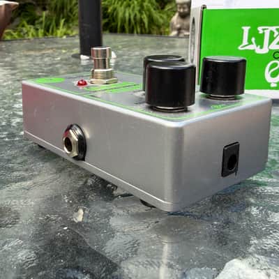Electro-Harmonix / JHS Nano Lizard Queen Octave Fuzz 2023 - Present - Silver / Green image 4