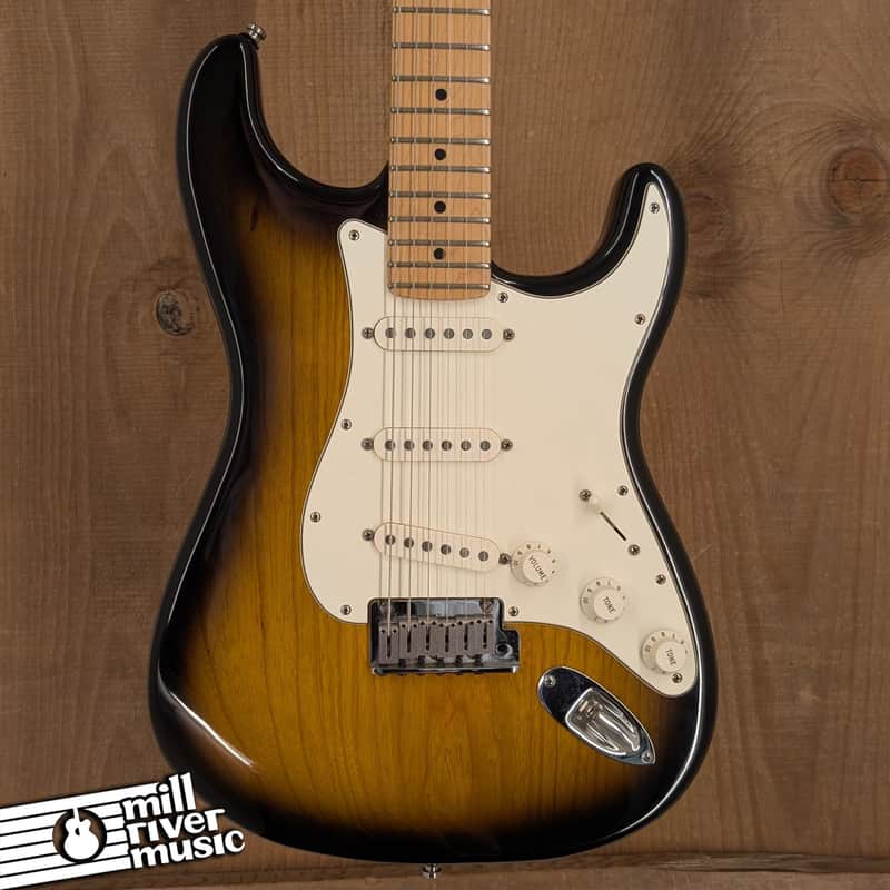 Fender American Standard Stratocaster 2001 – Original Hardshell Case – Used Very Good image 1