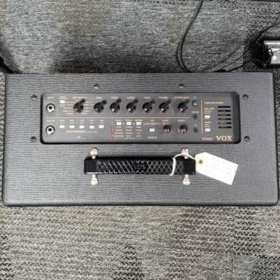 Vox VT40X 40-Watt 1x10 Digital Modeling Guitar Amp Real 12ax7 Tone image 2