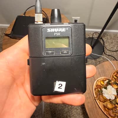 Shure P9T / PSM900 Wireless IEM System: K1 Band, 596-632MHz WITH (3) P9R Receivers 2010s image 8
