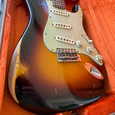 Fender Stratocaster 2016 - Sunburst image 3