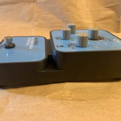 Source Audio Soundblox Bass Multiwave Distortion SA125 MINT in box with users manual image 6