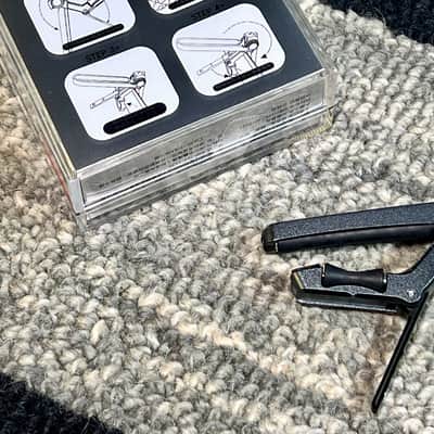 JStaff S1 Gliding Capo - Aluminum & Silicone Roller Capo for Acoustic & Classical Guitars Silver image 8