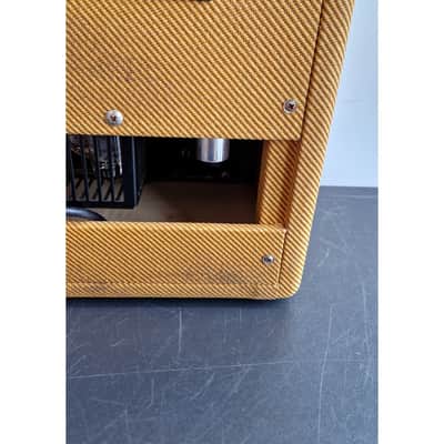 Fender 57 Champ - Guitar Amplifiers - Very Good w/ Soft Case image 9